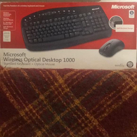 Microsoft Wireless Optical Desktop - Picture 2 of 3